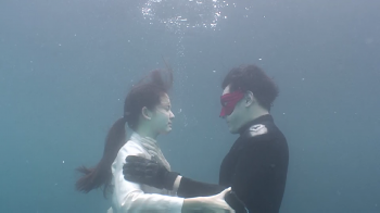 \'อ๋อม–โบว์\'โชว์ฉากฟินใต้น้ำ\'อินทรีแดง\'จัดเต็ม บู๊เริ่ด เลิฟซีนซึ้ง