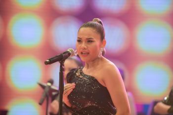 คักขนาด!ซูเปอร์นักร้องงานเลี้ยง\'ตั๊กแตน ชลดา\'แซ่บเบอร์แรงโชว์เพลงใหม่
