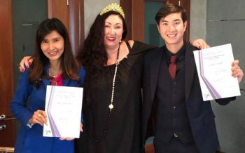 \'ดร.เชอรี่\'หญิงคนแรกของไทยสานต่อความสำเร็จบินไปเรียนปรุงน้ำหอมไกลถึงดูไบ