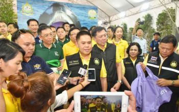 รมว.ทส.นำทัพมวลชนเที่ยวกาชาด พกถุงผ้าดีเดย์รับปี63งดใช้ถุงพลาสติก