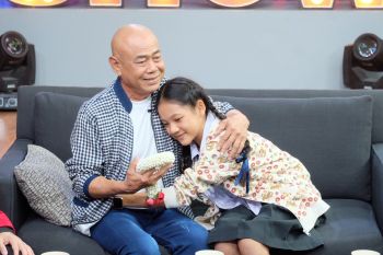 \'น้าพวง เชิญยิ้ม\'จูงมือลูกสาวคนเล็กเปิดตัวครั้งแรก! เผยไม่ใช่ลูกที่เกิดจากภรรยาตน !!