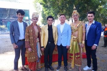\'ดร.วโรดม\'แท็กมือ\'ดร.ทวีศักดิ์\'จัดงานบวงสรวง\'มัทนะพาธา\'และ\'มโนราห์พลัดถิ่น\'