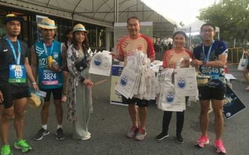\'ทส.-ทช.\'รณรงค์ใช้กระเป๋าผ้า ร่วมงานBangsaen 21 Half  Marathon\'