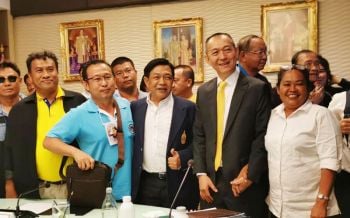 ปิดจ๊อบม็อบประมง!‘เฉลิมชัย’เจรจาชื่นมื่น จ่อสลายชุมนุมกลับบ้านคืนนี้