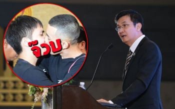 เสรีแท้ แม้เสียงคราง!! \'ดร.จักษ์\'ร่ายกลอนฉะ\'ก๊วนดูดปาก\'เล่นบัดสี \'ขุนลืม\'ยิ้มกระหยิ่มโลด
