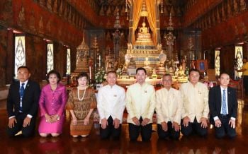 รมว.วธ.สักการะพระพุทธรูป ณ วังหน้า พระปฏิมาแห่งแผ่นดิน : พิพิธทศปฏิมาอารยศิลป์