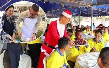 ผู้ว่าฯเลยแต่งซานตาคลอสทำลาบ! เลี้ยงปีใหม่ขอบคุณ\'คนเก็บขยะ-กวาดถนน\'