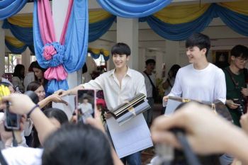 ‘อิน-เน๋ง’ เพื่อนซี้ ชวนแฟนคลับทำบุญวันเกิดล่วงหน้า  สุดปลื้มเอฟซียกเค้กเซอร์ไพรส์