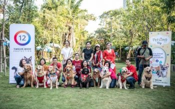 \'รพส.ทองหล่อ\'นำขบวนน้องหมา ร่วมกิจกรรม\'Golden Retriever Christmas Party In the Park\'
