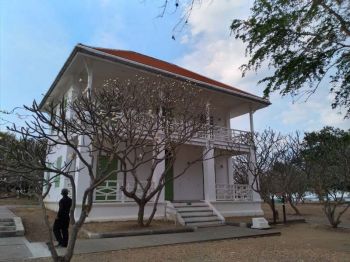 ตะลอนเที่ยว : พระจุฑาธุชราชฐาน พระราชฐานบนเกาะสีชัง