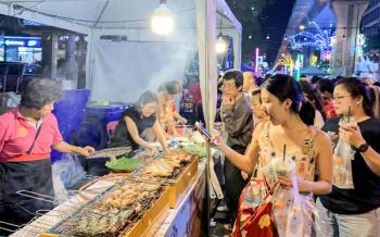สื่อญี่ปุ่นตีข่าวนทท.แห่ร่วม‘ถนนคนเดิน’ สะท้อนความนิยม‘สตรีทฟู้ด’ไทย