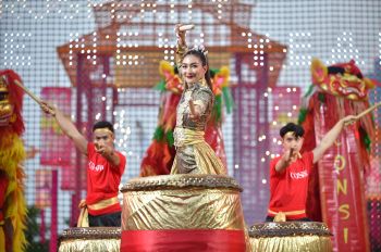 \'แพนเค้ก-เขมนิจ\'ปังทุกมุม แปลงโฉมเป็นนางฟ้าลั่นกลอง