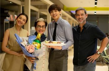 น่ารักใสๆ! \'เบลล่า\'นำทีมละคร\'ให้รักพิพากษา\'เซอร์ไพรส์วันเกิด\'กองทัพ\'ฉลองวัย19 ปี