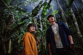 ‘มาริโอ้-พลอยไพลิน’ลุยน้ำ ตากฝน  ผจญทากอยู่ในป่านานกว่า 12 ชั่วโมง