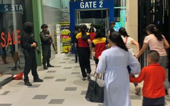 กราบหัวใจ! หมอเล่านาทีลูกเมียติดในห้างแต่ต้องผ่าตัดต่อ สุดยื้อรุ่นพี่เหยื่อทหารคลั่งกราดยิง
