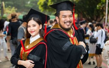 \'ไข่มุก-เอก\'บัณฑิตป้ายแดง ซ้อมรับปริญญาตรี