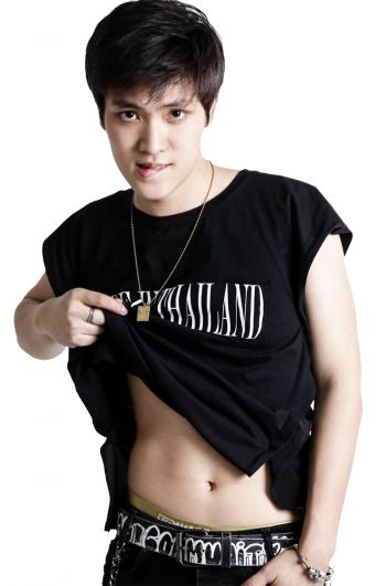 จาก ‘ฟลุท-ชินพรรธน์’  ถึง ‘JAYDAY’  เปิดตัวซิงเกิ้ลแรก ‘หลงทาง’