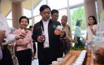 \'อลงกรณ์\'ตรวจเยี่ยมศูนย์หม่อนไหมฯเชียงใหม่ วางแนวทางสร้างรายได้เกษตรกร