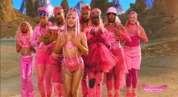 “Lady Gaga” กลับมากับลุคไซเบอร์พังค์สุดแฟนตาซี