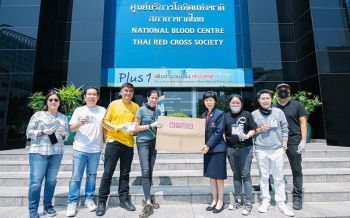\'ทยา ทีปสุวรรณ\'ยกขบวนจิตอาสา แจกหน้ากากผ้า-เจลแอลกอฮอล์