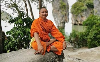 พระนักเทศน์สายฮาชื่อดังไลฟ์สดสอนธรรมะ \'ไม่ได้ 5 พันอย่าคิดมากให้ถือเป็นกรรม\'