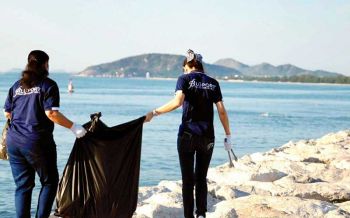 ‘หัวหิน’น้ำทะเลใสขึ้น ลุยบิ๊กคลีนนิ่งชายหาด รับนักท่องเที่ยวหลังปลดล็อก