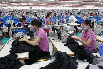 สศช.ชี้ครึ่งปีหลัง  ตกงาน8.4ล้านคน  ท่องเที่ยว-บริการ