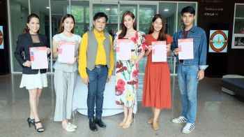 ม.กรุงเทพธนบุรี เห็นความสำคัญเรื่องการศึกษา มอบทุน 5 คนบันเทิง ระดับปริญญาโท