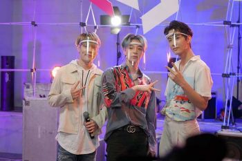 กระหึ่มโลกออนไลน์ กับมินิคอนเสิร์ต ‘9Stage nonstop’