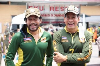 \'บิณฑ์-ไทด์\'นำทีมแก๊ง\'อะจ๊าก\'ทำจิตอาสา ลงพื้นที่มอบของช่วยเหลือชาวบ้าน สู้โควิด-19