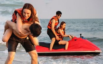 \'เปรี้ยว-บิ๊กเอ็ม\'พักรบ\'ปีกหงส์\'พลิกโหมดหวานควงคู่สวีตริมทะเล