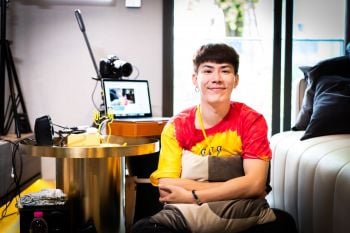 \'เอม วิทวัส\'ปลื้ม!แฟนมีตติ้งออนไลน์ครั้งแรกในชีวิตสุดอบอุ่นพร้อมเผยงานแต่งล่มเพราะโควิด