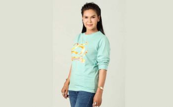 ‘ศิริพร-ไผ่’นำทีมศิลปินแกรมมี่ โกลด์  บริจาคเงินซื้อรองเท้านักเรียนส่งมอบเด็กนักเรียน จ.นราธิวาส
