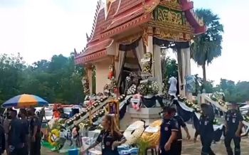 แม่เป็นลมล้มพับ!! เผาร่างสาวกู้ภัยท้อง4เดือน ถูกกระบะตีนผีพุ่งชนขณะช่วยคนเจ็บ
