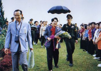 สมเด็จพระบรมราชชนนีพันปีหลวง‘พระมิ่งแม่แห่งชาติ’