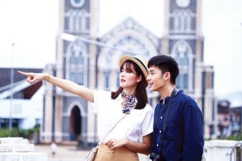 ‘โบว์ เมลดา-โมสต์ วิศรุต’ หวานท่ามกลางธรรมชาติ  บอกรักในเพลง ‘รอยยิ้มที่หัวใจ’ ของ ‘อีทีซี.’