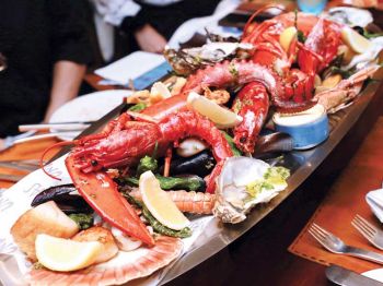 แนวหน้าฟู้ดรีวิว : ซีฟู้ดบุฟเฟ่ต์ อาหารทะเล New Normal  อร่อย ปลอดภัย ใน 10 โรงแรมชั้นนำ