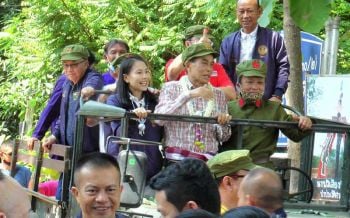 \'สหายแสง\'เยือนถิ่นเก่า พบปะอดีตเพื่อนร่วมอุดมการณ์ ฝากฝัง\'ลูกสาว\'ลงนายกอบจ.
