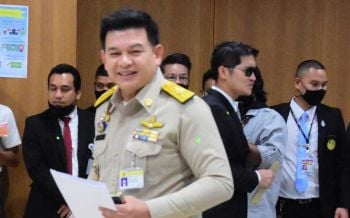 เสือปะทะสิงห์! เมื่อ‘พี่เต้-สิระ’ปะหน้ากลางสภา อาการจึงเป็นเช่นนี้