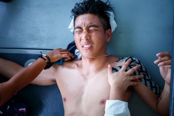 \'โตโน่-ภาคิน\'ชวนชมสารคดีหนึ่งคนว่าย หลายคนช่วย