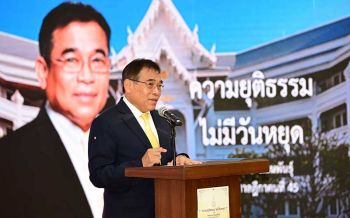 \'ปธ.ศาลฏีกา\'ยก14ตุลา-ปฏิวัติวัฒนธรรมจีนเตือนน้องๆ\'นศ.\' ชี้แนะทางแก้ปัญหา
