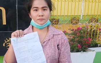 แม่ร้องเรียนลูกสาวถูกรุ่นพี่ม.6 ทำร้าย บุกถามรร.ไม่คืบ ประกาศนั่งประท้วงจนถึงเช้า