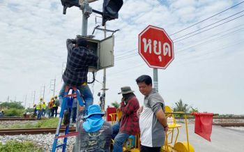‘รถไฟ’ตื่น!ส่งช่างแก้สัญญาณเตือนจุดชนบัสกฐิน หลังพังนับปี