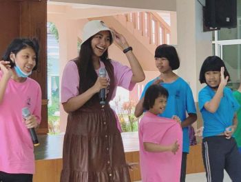 ‘อิ่มบุญ-อิ่มใจ แก้ม-วิชญาณี’ ทำบุญวันเกิด!!  มอบเงินบริจาค ‘รร.ภูเก็ตปัญญานุกูล’