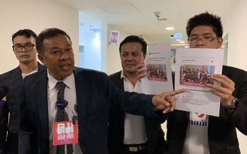 ล่อกันนัว! \'ไทยภักดี\'บุกแจ้งจับ\'พิชัย\' โพสต์รูปม็อบฮ่องกงบิดเบือนสลายชุมนุม