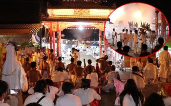 ปิดฉากกินเจเมืองตรัง! สาธุชนร่วมหมื่นสวมชุดขาว ร่วมขบวนส่งพระกิวอ่องไต่เต