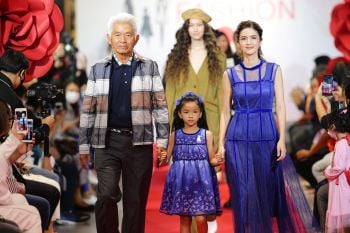 เปิดรันเวย์สุดน่ารักและอบอุ่น’แม่โบว์ –น้องมะลิ’ พร้อมคุณตา