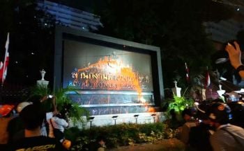 รองโฆษก ตร. สำรวจความเสียหายชุมนุมสาดสี พบกล้องพัง 13 ตัว รถตร.พัง 1 คัน ตชด.เจ็บ 3 ราย