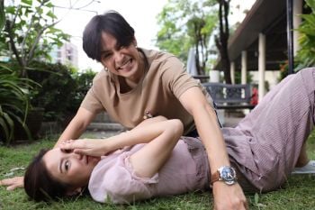 \'เก้า\'เขินจัด! เผลอถีบ \'มุก\'ใน\'บ้านสาวโสด\'