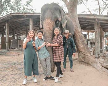 ดาราพาเที่ยว : ‘น้อย-ลักกี้-ยมมี่’ปลุกตำนานประวัตศาสตร์  เที่ยวสุดฟิล มองช้าง คาเฟ่